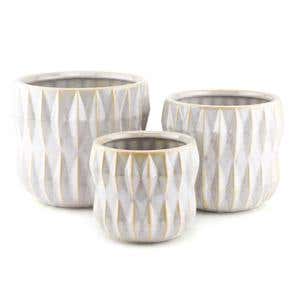 6.75 x 6 White Ribbed Ceramic Pot