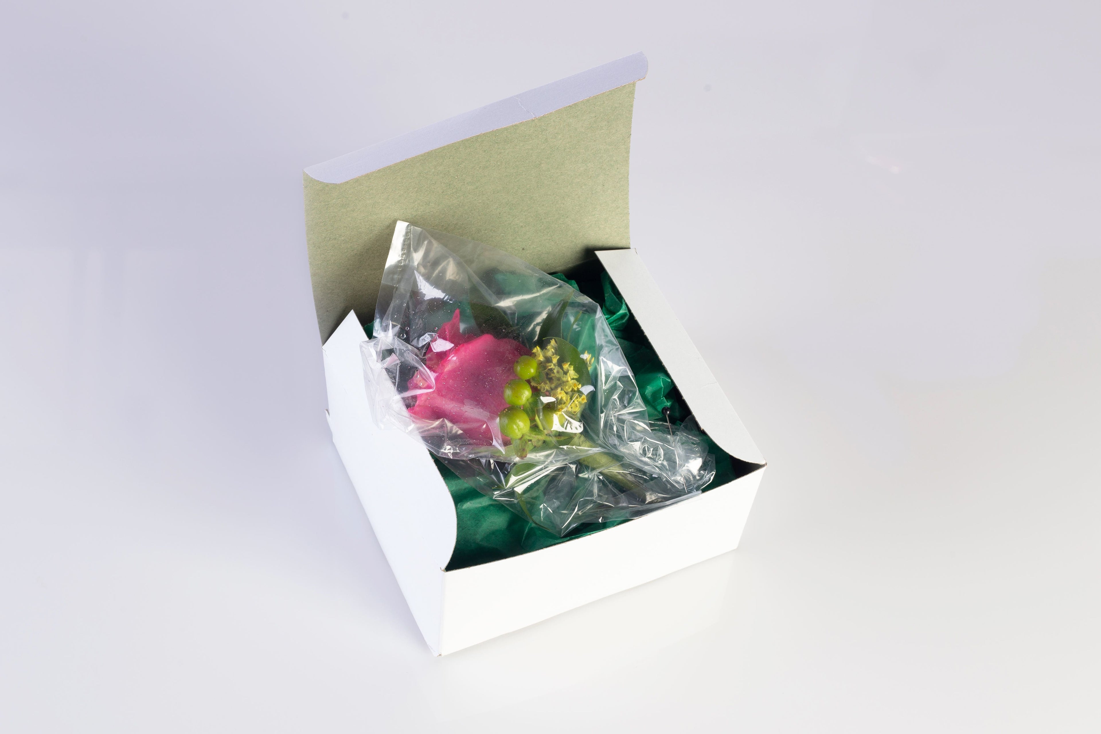 5 x 6 x 3 White Boutonniere Boxes, 100