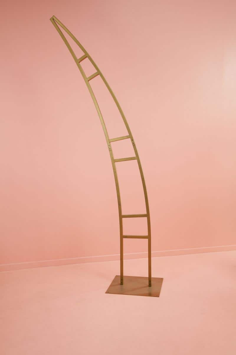 37.75 x 1 x 93.5 Gold Arpeggio Stand