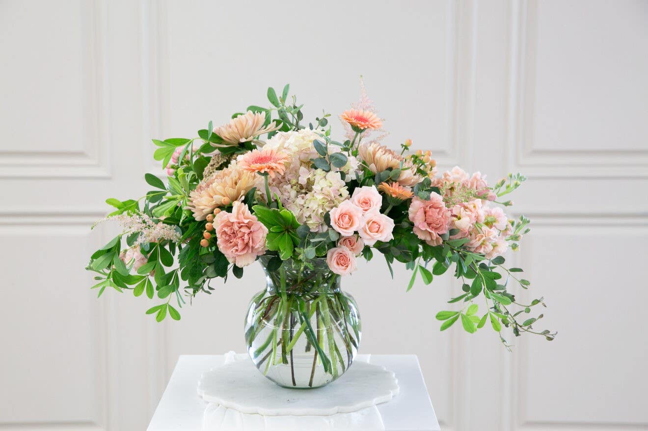 7.75 Clear Peony Vases 12-Case